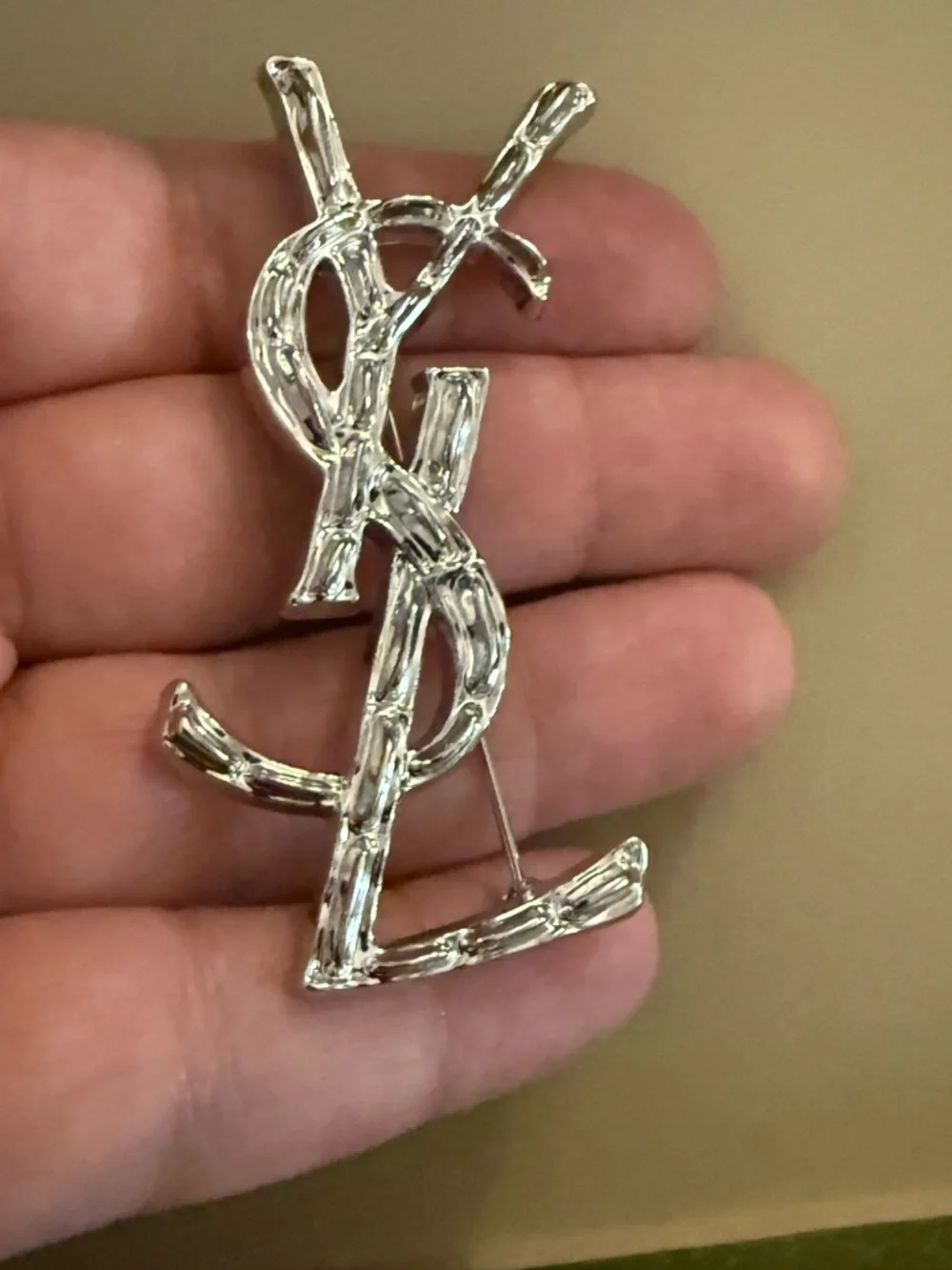 Brand new Saint Laurent brooch YSL Interlocking Logo Silver tone no box - Picture 3 of 8